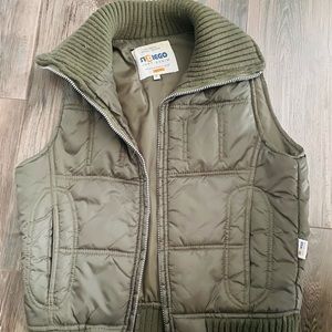 Sleevless vest Khaki